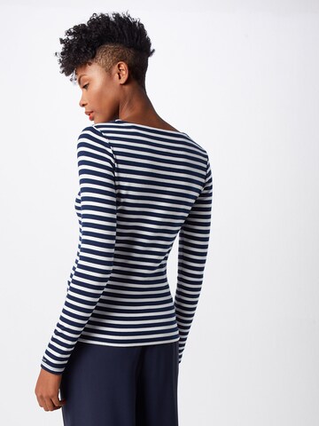 T-shirt GANT en bleu : derrière