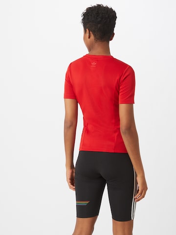 ADIDAS ORIGINALS Shirt 'Adicolor' in Rood