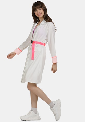 MYMO Summer Coat in White: front