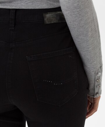 BRAX Slimfit Jeans 'Carola' in Schwarz