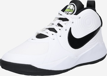 NIKE - Calzado deportivo 'Team Hustle' en blanco: frente