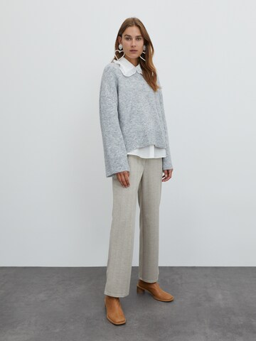 EDITED Pullover 'Grace' i grå