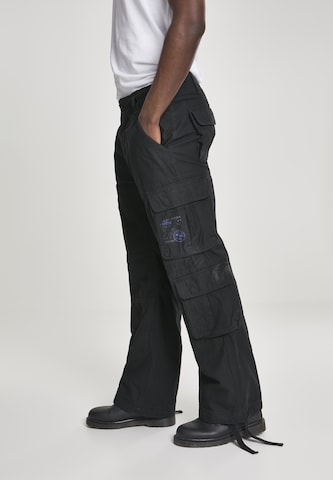 Brandit Loose fit Cargo trousers in Black