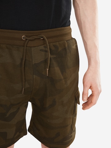 Urban Classics Regular Cargo Pants 'Terry' in Green