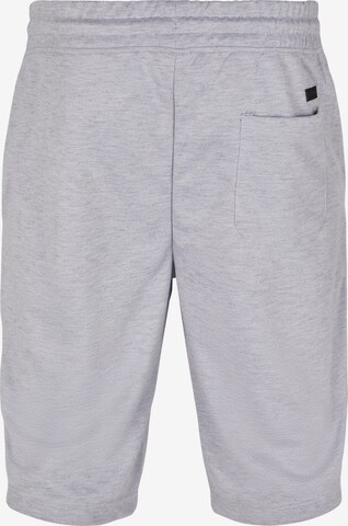 SOUTHPOLE Regular Shorts 'Uni' in Grau