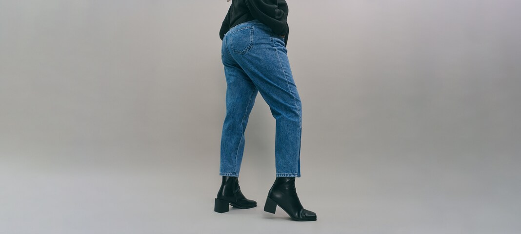 Jeans styles for curvy women