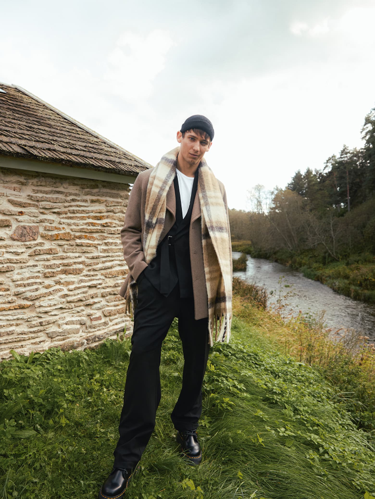 Christopher - Beige Coat Winter Layering Look