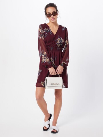 Rochie 'VMALLIE' de la VERO MODA pe roșu