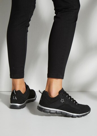 LASCANA Sneakers in Black