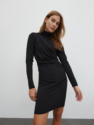 EDITED - Vestido 'Dinah' em preto: frente