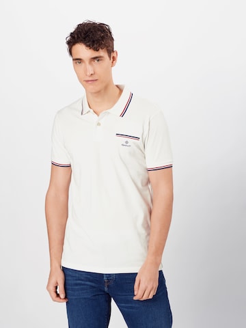 Regular fit Maglietta di GANT in bianco: frontale