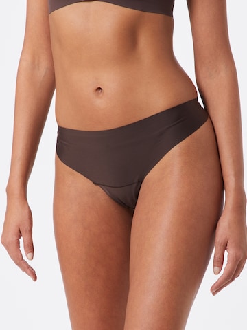 MAGIC Bodyfashion Regular Thong in Brown: front