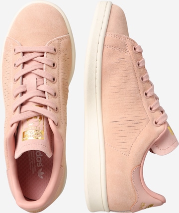 ADIDAS ORIGINALS - Sapatilhas baixas 'Stan Smith' em rosa: lateral