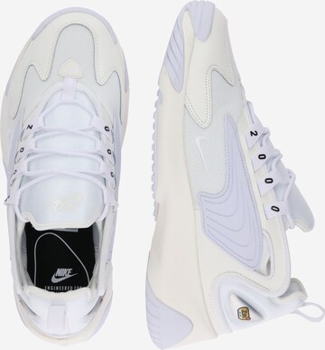 Baskets basses 'Zoom 2K' Nike Sportswear en blanc : sur le côté