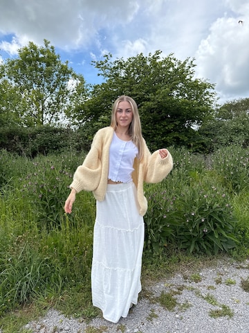 Summer Neutrals Look