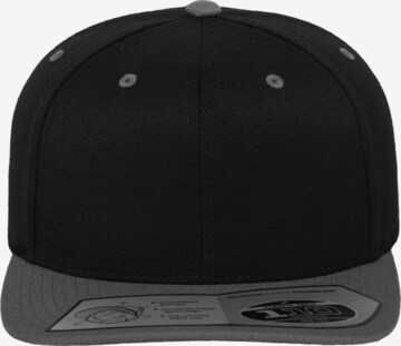 Cappello da baseball '110 Fitted' di Flexfit in nero