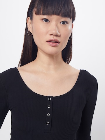 T-shirt 'Kitte' PIECES en noir