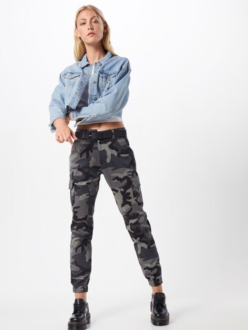 Effilé Pantalon cargo Urban Classics en gris