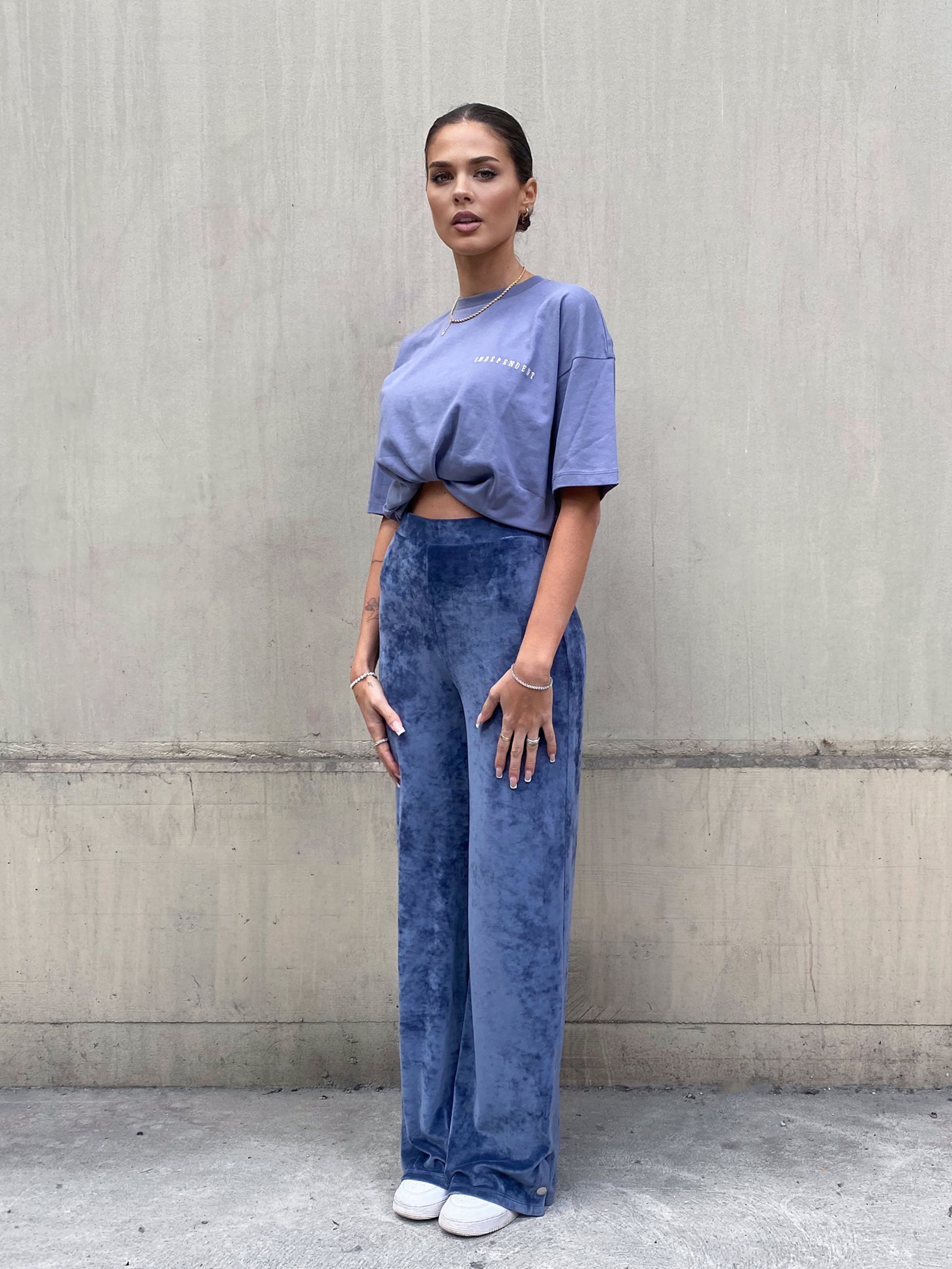 Mimoza - Blue Velvet Look by ABOUT YOU Limited
