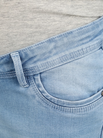 Slimfit Jeans di MAMALICIOUS in blu