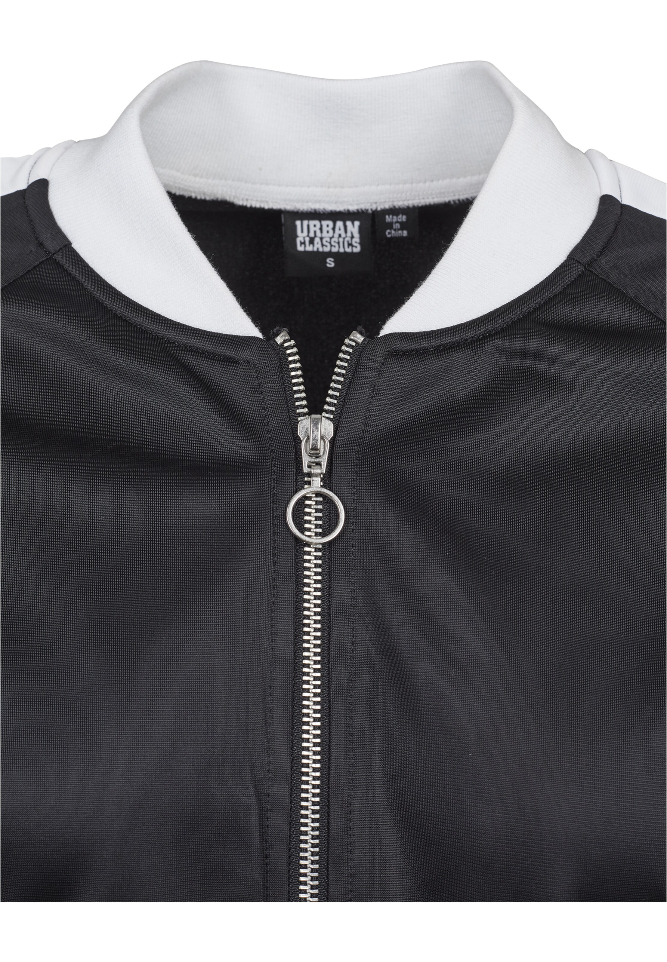 melns Urban Classics Starpsezonu jaka