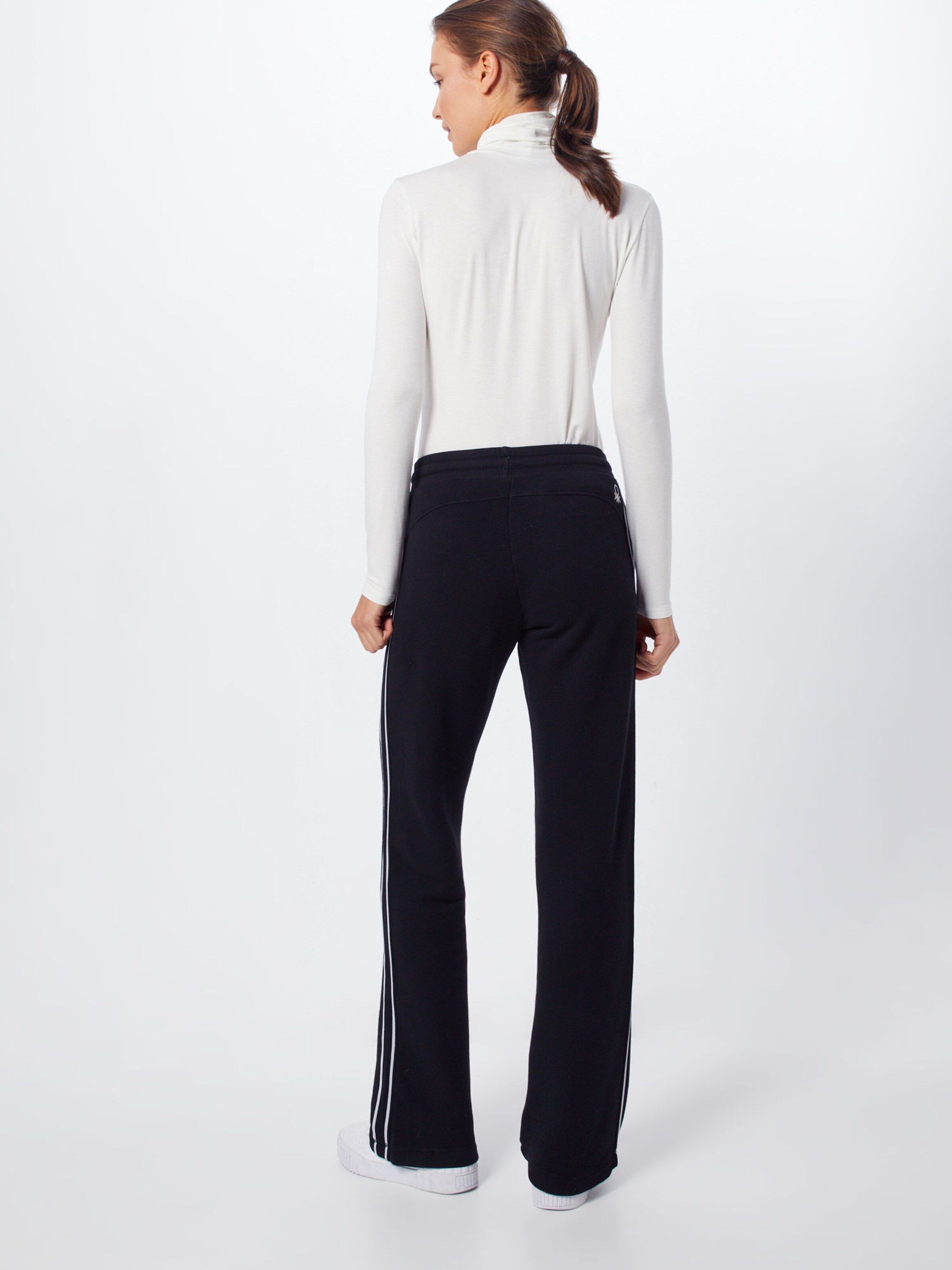 UNITED COLORS OF BENETTON Broek in de kleur Zwart: Achteraanzicht