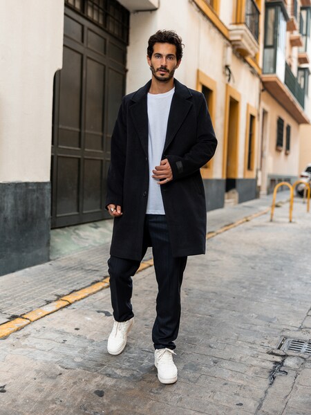 Tiago - Simple Black Woolcoat Look by DAN FOX APPAREL