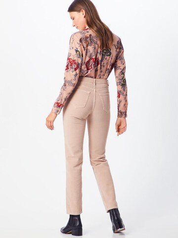 Vero Moda Copenhagen STUDIO Regular Hose 'SINEROY' in Pink: Rückseite