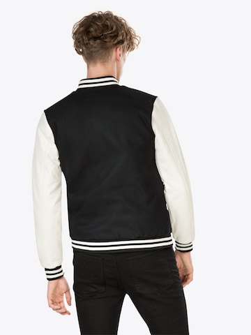 Urban Classics Демисезонная куртка 'Oldschool' в Черный: сзади