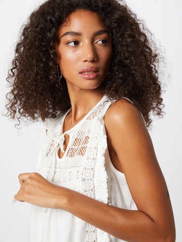 Top 'MASTA' di VERO MODA in bianco