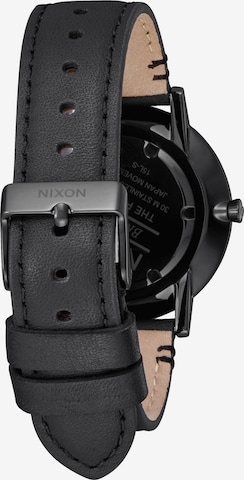 Nixon Analogt ur i sort: top