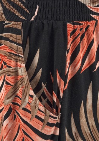 LASCANA Loose fit Harem trousers in Black