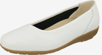 Natural Feet Ballet Flats 'Johanna' in White: front