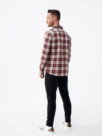 DAN FOX APPAREL Regular fit Button Up Shirt 'Thies' in Red: back