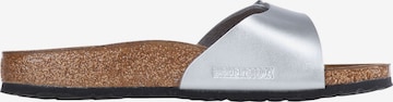 BIRKENSTOCK Pantofle 'Madrid' – stříbrná