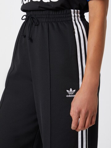 Wide leg Pantaloni de la ADIDAS ORIGINALS pe negru