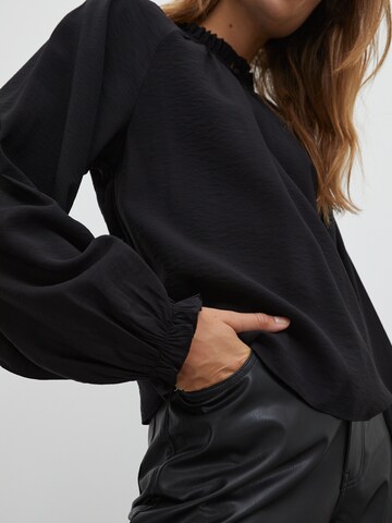 EDITED - Blusa 'Belisa' em preto