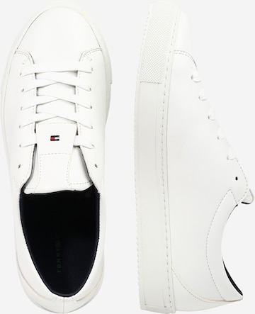 TOMMY HILFIGER Sneaker in Weiß