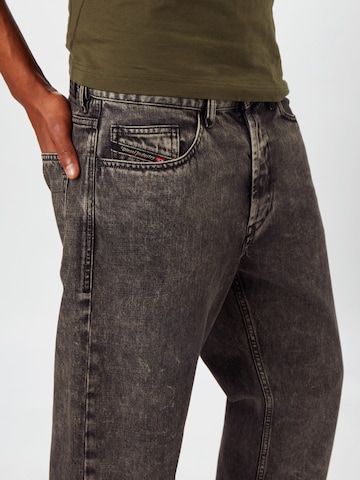 DIESEL جينز واسع جينز 'D-MACS' بلون أسود