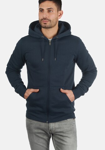 !Solid Zip-Up Hoodie 'Berti' in Blue: front