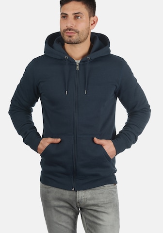 !Solid Zip-Up Hoodie 'BertiZip' in Blue: front