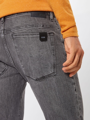 DRYKORN Jeans 'Jaz' in Grey