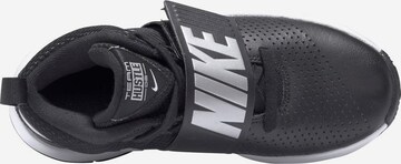 Chaussure de sport 'Team Hustle D 8' NIKE en noir