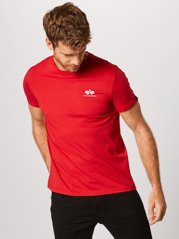 ALPHA INDUSTRIES Regular Fit T-Shirt in Rot