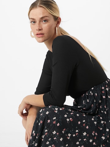 Robe 'Asta' ABOUT YOU en noir