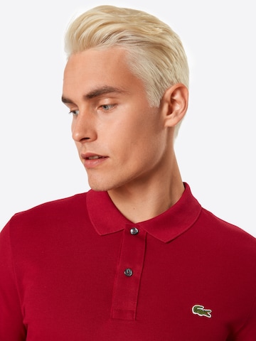 Coupe slim T-Shirt LACOSTE en rouge