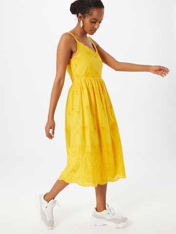 Robe d’été Rich & Royal en jaune