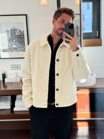 White Teddy Jacket Look