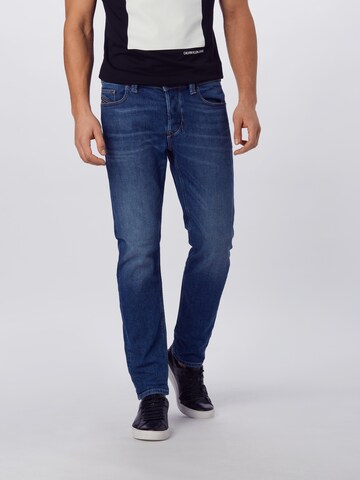 regular Jeans 'Larkee-Beex' di DIESEL in blu: frontale