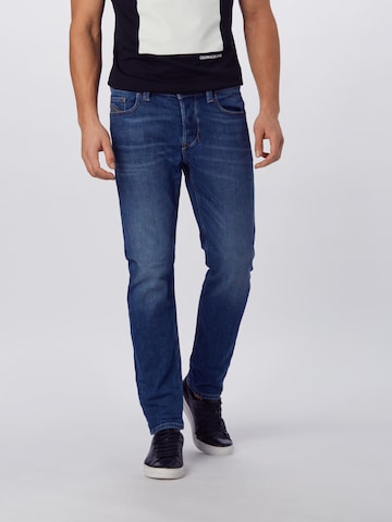 DIESEL Regular Jeans 'Larkee-Beex' in Blue: front